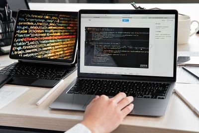 Imagen representativa sobre el servicio de desarrollo de aplicaciones personalizadas